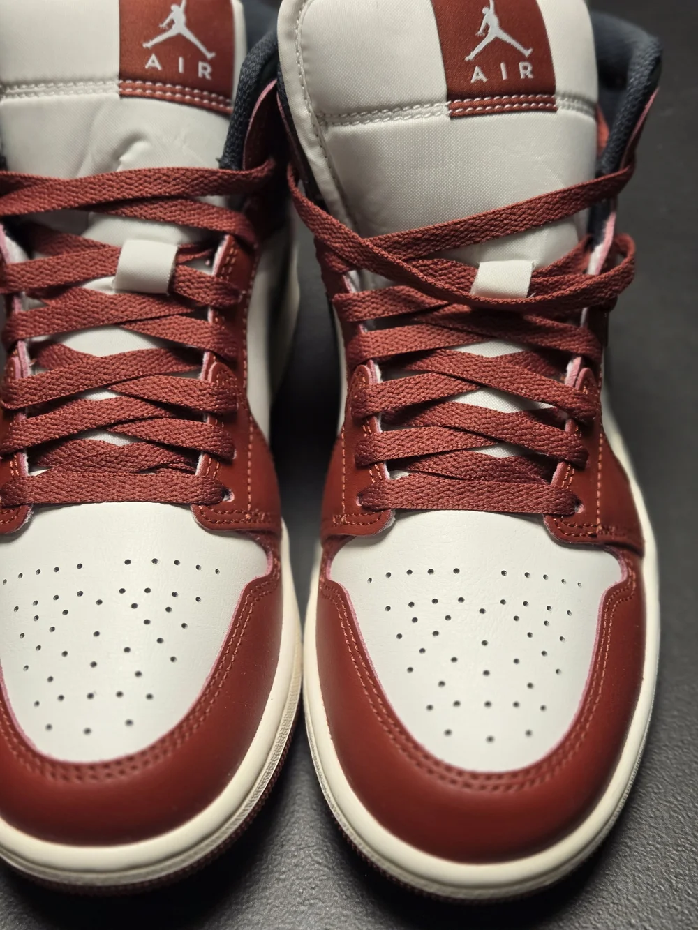 Nike Air Jordan 1 Mid White Red Black Sneaker Sizd 8 Men New